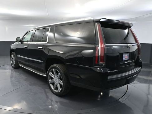 Used 2017 Cadillac Escalade ESV Luxury image 7