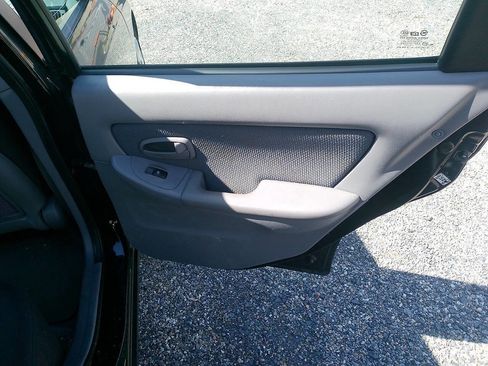 Used 2005 Hyundai Elantra GT image 22