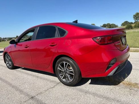 Used 2023 Kia Forte LXS FWD image 5