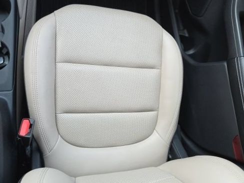 Used 2021 Ford Escape SEL w/ Technology Package AWD/4WD image 19