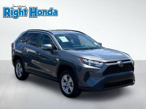 Used 2025 Toyota RAV4 XLE FWD image 8