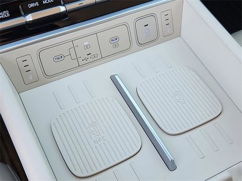 Used 2025 Hyundai Santa Fe Calligraphy image 21