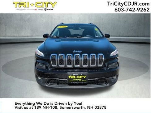 Used 2018 Jeep Cherokee Latitude Plus w/ Cold Weather Group image 8