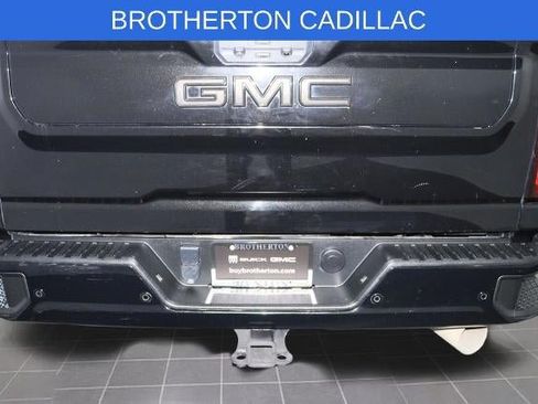 Used 2022 GMC Sierra 2500 Denali w/ Denali Black Diamond Edition AWD/4WD image 17