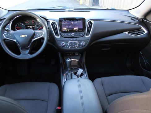 Used 2020 Chevrolet Malibu LT image 20