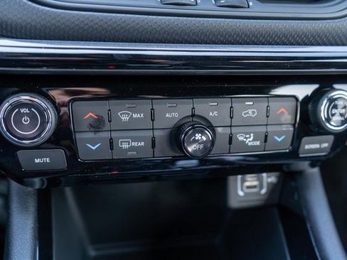 New 2026 Jeep Compass Limited image 24