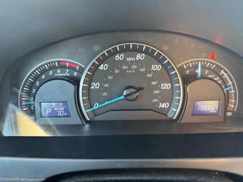 Used 2014 Toyota Camry LE image 14