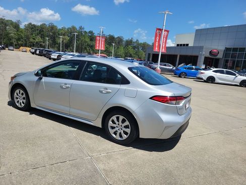 Certified 2024 Toyota Corolla LE FWD image 3