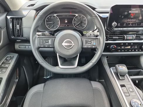 Used 2023 Nissan Pathfinder SV AWD/4WD image 10