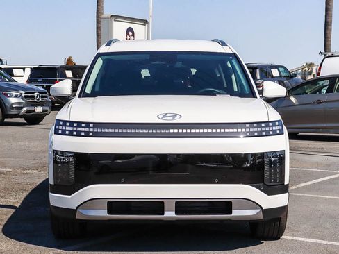 New 2026 Hyundai Ioniq 9 SE image 2