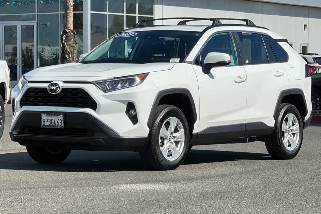 Used 2019 Toyota RAV4 XLE w/ Convenience Package FWD image 8