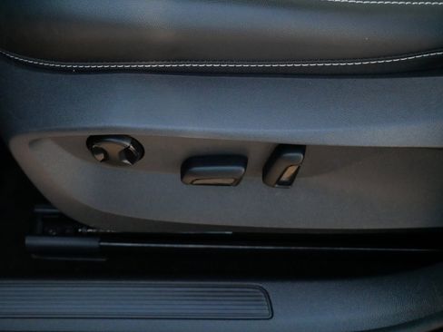 Certified 2023 Volkswagen Taos SEL AWD/4WD image 20
