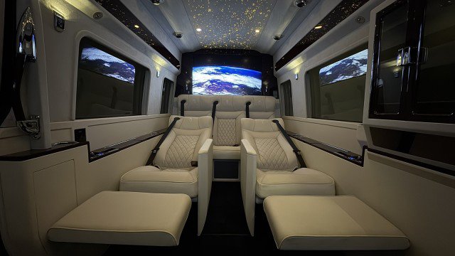 Used 2025 Mercedes-Benz Sprinter 2500 image 36