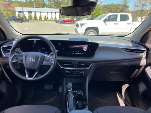 Used 2025 Buick Encore GX Preferred FWD image 12