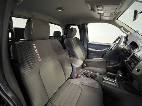 Used 2015 Nissan Frontier Desert Runner image 9