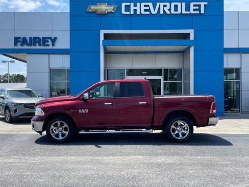 Used 2018 RAM 1500 Laramie w/ Convenience Group AWD/4WD image 2