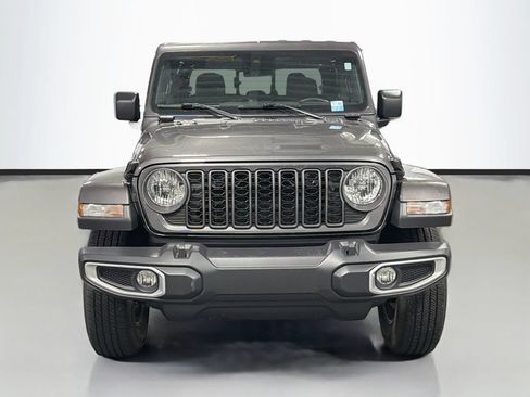 Used 2024 Jeep Gladiator Sport AWD/4WD image 3