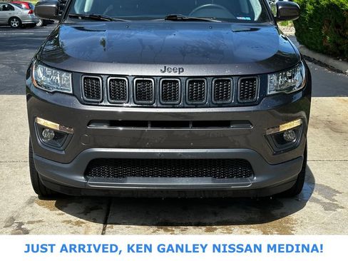 Used 2018 Jeep Compass Latitude w/ Popular Equipment Group AWD/4WD image 8