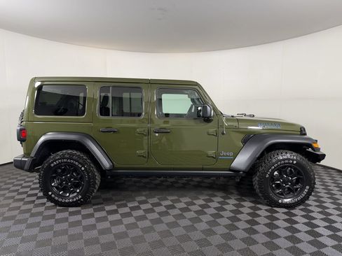 Used 2023 Jeep Wrangler Unlimited w/ Cold Weather Group AWD/4WD image 4