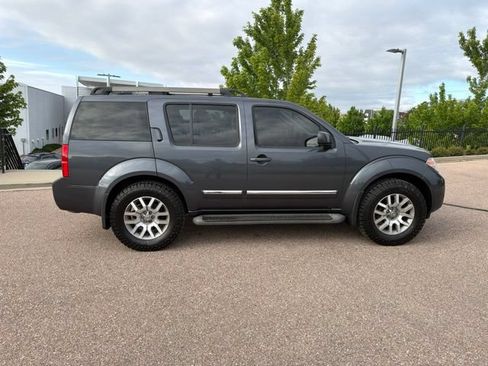 Used 2012 Nissan Pathfinder LE AWD/4WD image 11