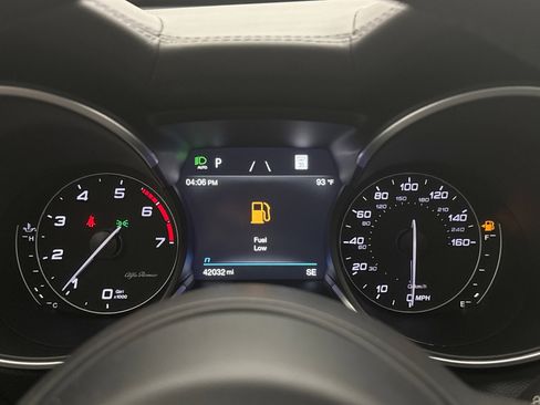 Used 2022 Alfa Romeo Stelvio Ti AWD/4WD image 9
