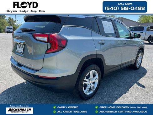 Used 2024 GMC Terrain SLE AWD/4WD image 3