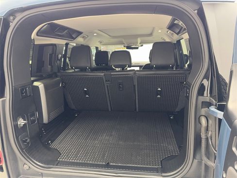 Used 2020 Land Rover Defender 110 SE image 77