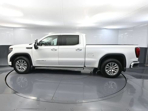 Used 2023 GMC Sierra 1500 Denali w/ Technology Package AWD/4WD image 11