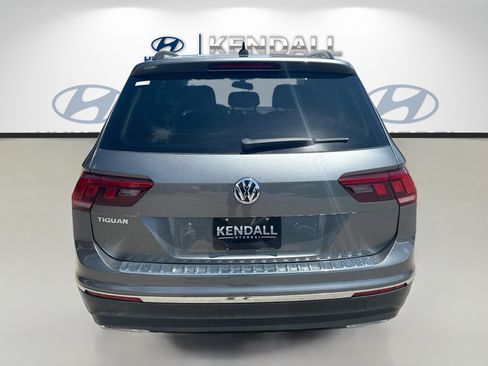 Used 2020 Volkswagen Tiguan SE w/ Panoramic Sunroof Package FWD image 5