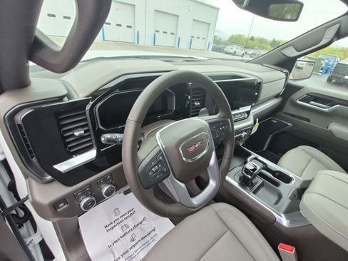 New 2026 GMC Sierra 1500 SLT w/ SLT Premium Package image 18