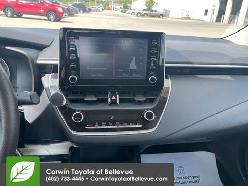 Used 2020 Toyota Corolla LE FWD image 11
