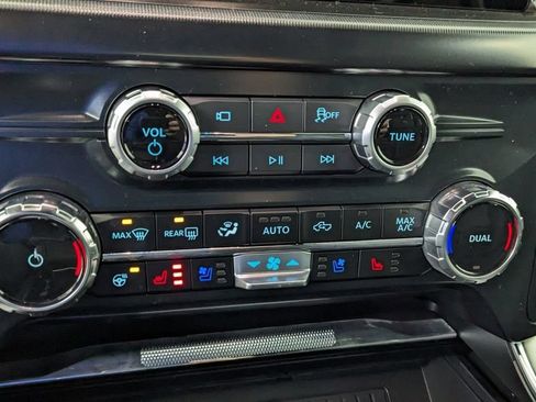 Certified 2025 Ford F150 Platinum w/ FX4 Off-Road Package AWD/4WD image 27