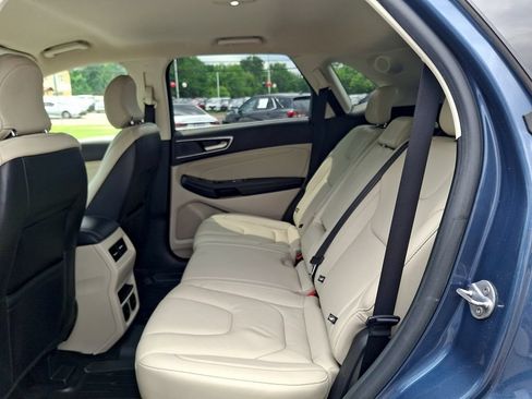 Used 2019 Ford Edge Titanium w/ Cold Weather Package AWD/4WD image 13