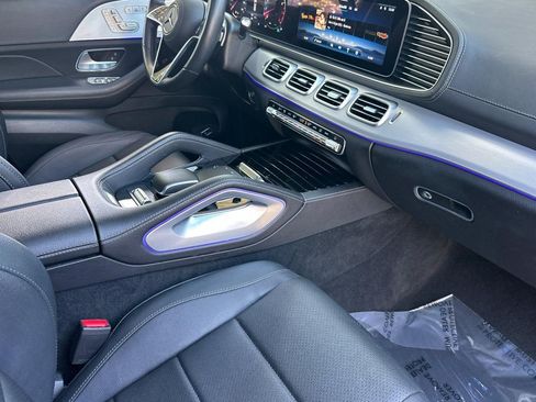 Used 2025 Mercedes-Benz GLS 450 4MATIC image 33