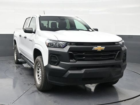 Used 2024 Chevrolet Colorado W/T w/ WT Convenience Package RWD image 7