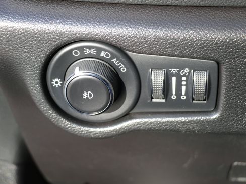Used 2022 Chrysler Pacifica Pinnacle FWD image 16