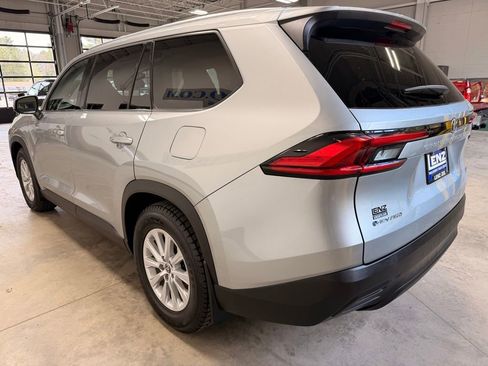 Used 2024 Toyota Grand Highlander AWD Hybrid image 5