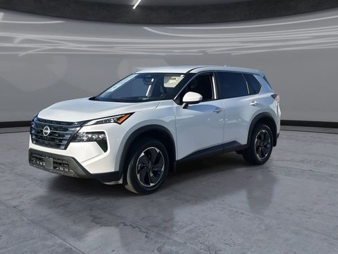 Used 2025 Nissan Rogue SV FWD image 3