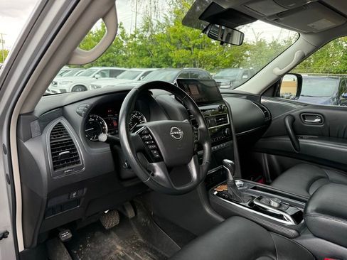 Used 2022 Nissan Armada SV AWD/4WD image 5