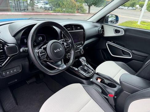 Used 2023 Kia Soul GT-Line FWD image 16