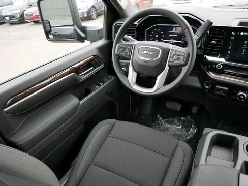 New 2026 GMC Sierra 2500 SLE w/ SLE Value Package; AWD/4WD image 11