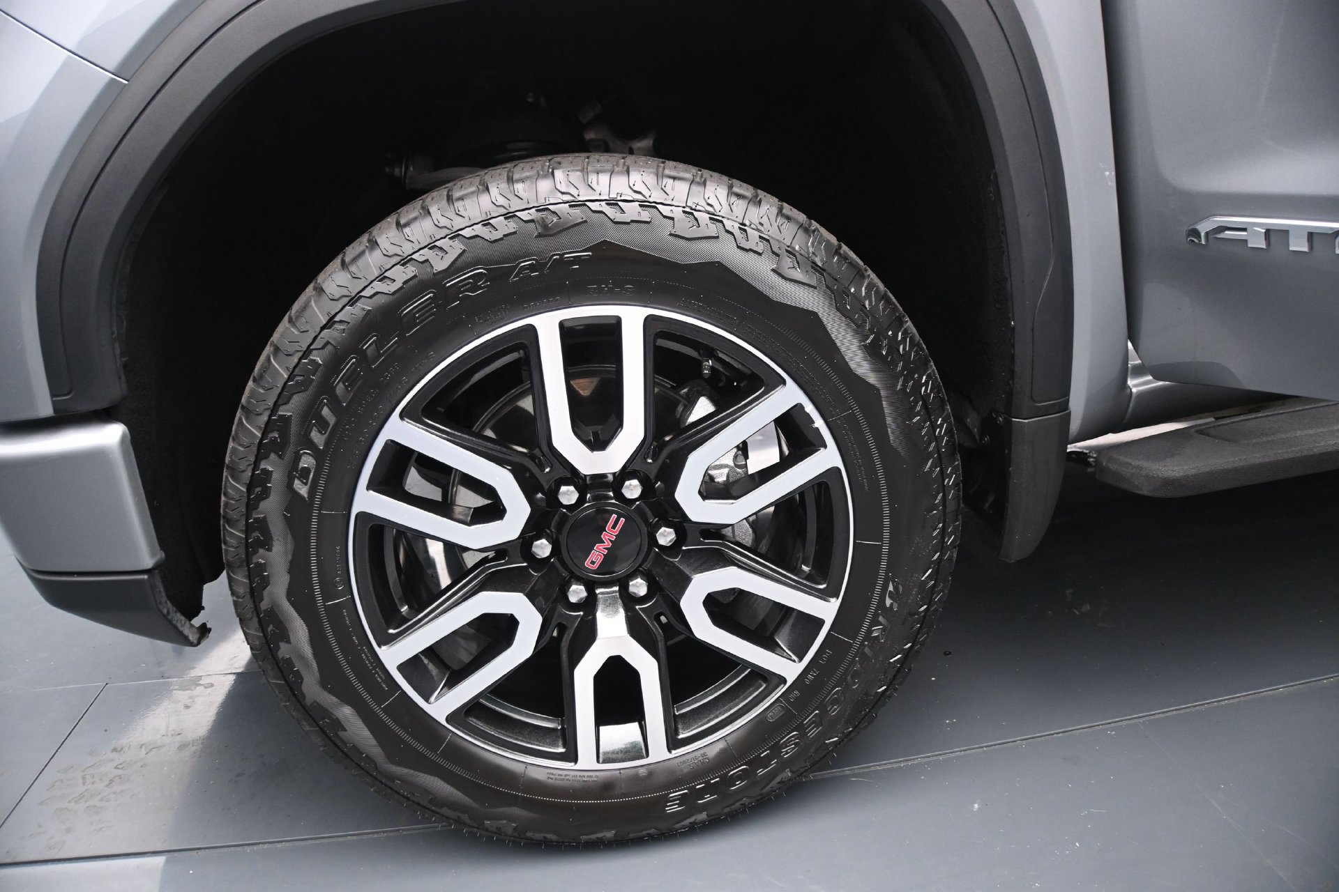 Used 2024 GMC Sierra 1500 AT4 w/ Technology Package AWD/4WD image 26