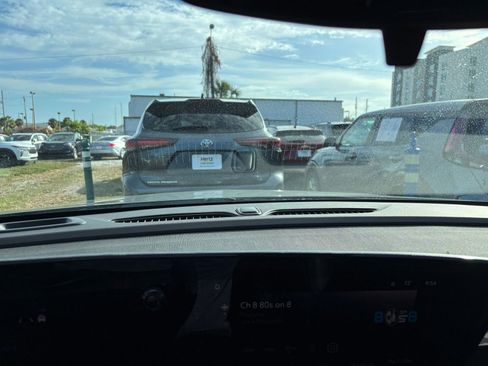 Used 2025 Buick Envista Preferred image 14