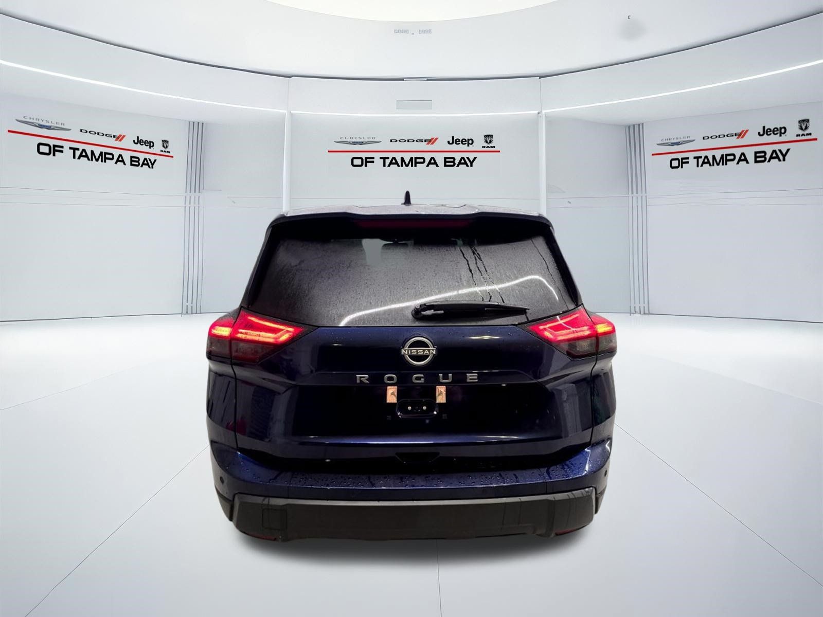 Used 2025 Nissan Rogue SV FWD image 5