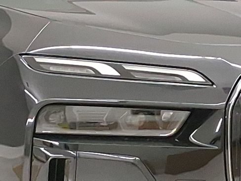 New 2026 BMW 740i w/ Premium Package image 9