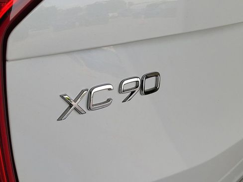 Used 2023 Volvo XC90 B5 Core w/ Protection Package Premier AWD/4WD image 9