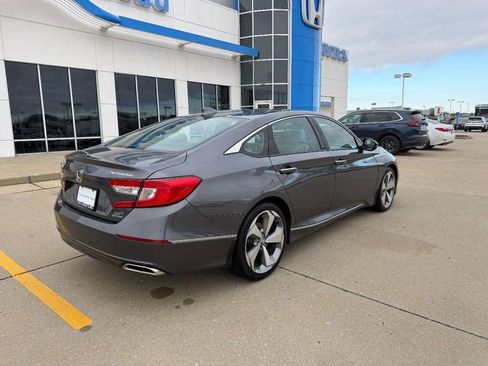 Certified 2019 Honda Accord Touring image 2