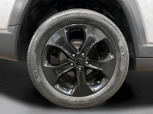 Used 2019 Jeep Compass Altitude image 16