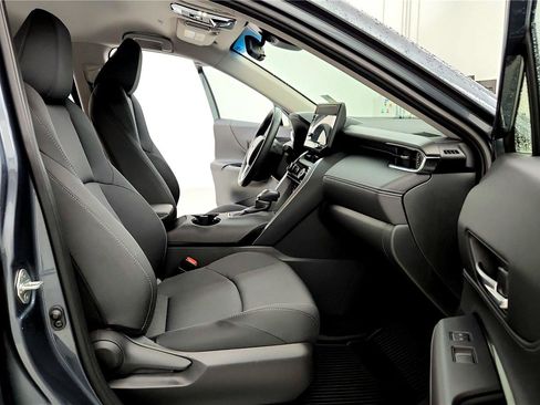 Certified 2023 Toyota Venza LE AWD/4WD image 16