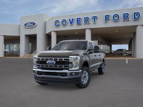 New 2026 Ford F250 XLT w/ FX4 Off-Road Package AWD/4WD image 2